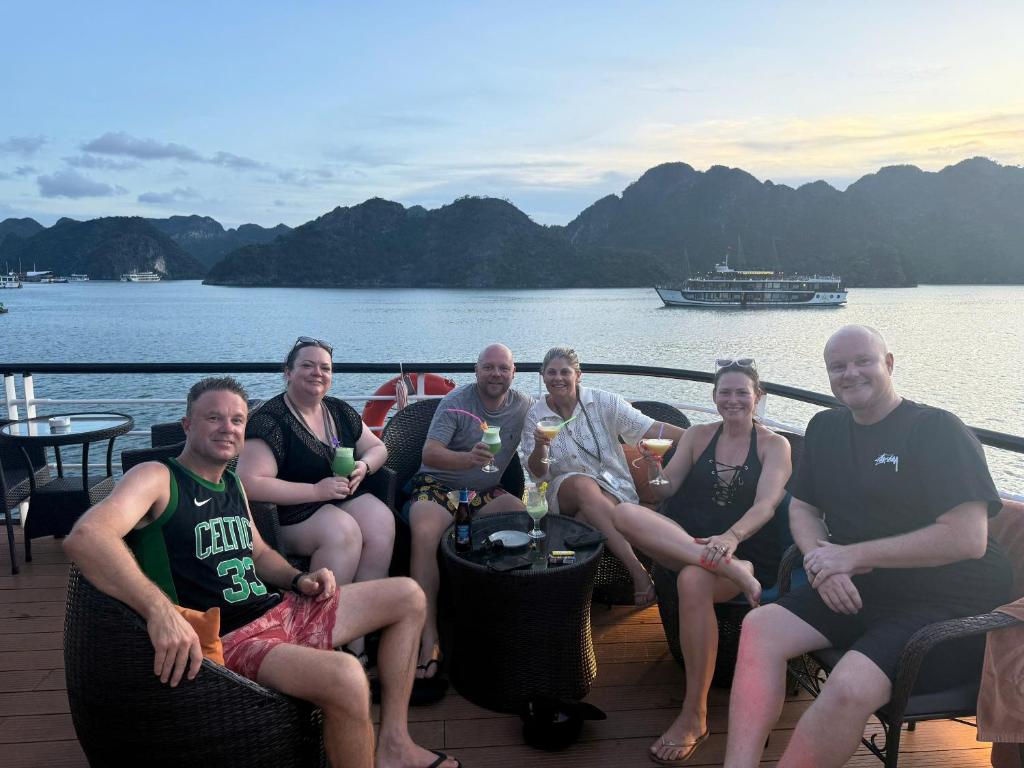 Customer Review – Halong Bay Tour