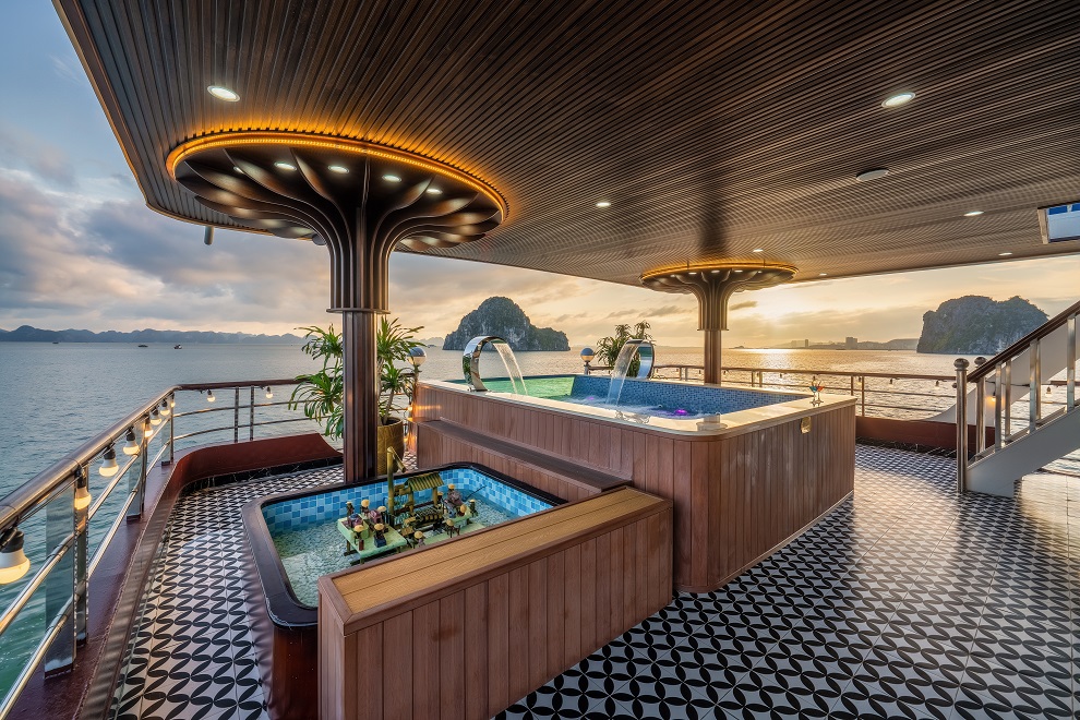 Alina Cruise Halong Bay Luxury Day Tour from Hanoi
