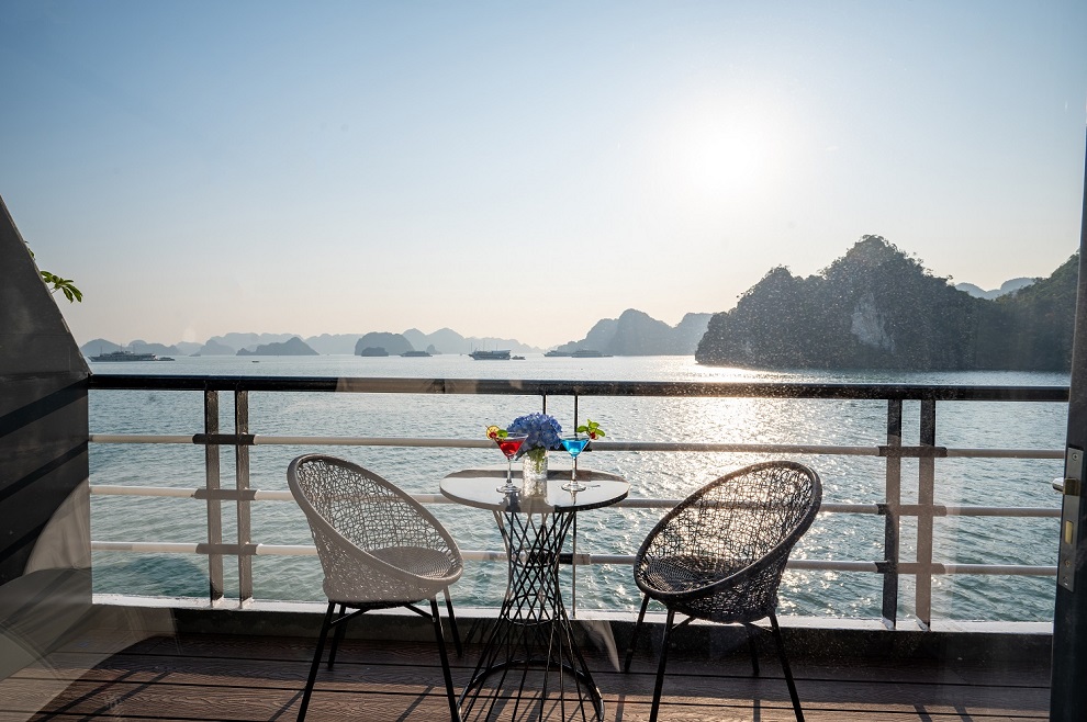 Lan Ha Bay 5-Star Luxury Cruise 2 Days 1 Night