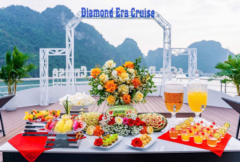 Diamond Era Luxury Cruise Ha Long Bay 1 Day Tour from Hanoi