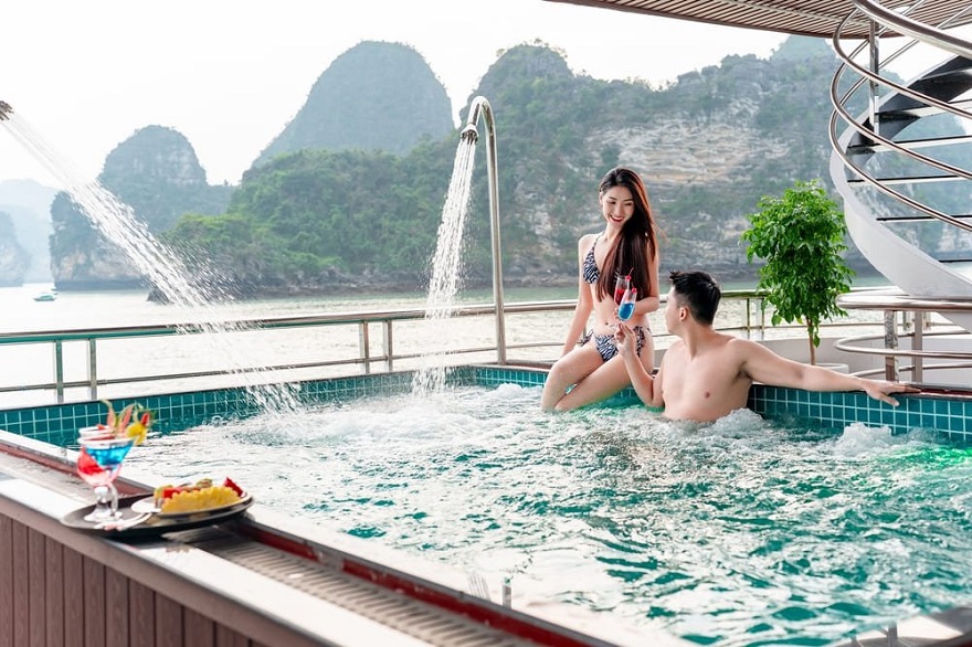Diamond Era Luxury Cruise Ha Long Bay 1 Day Tour from Hanoi