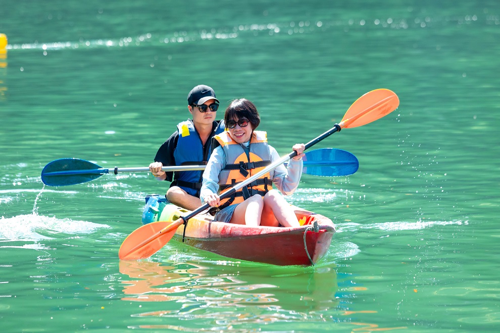 Ambassador 6-Star Cruise Ha Long Bay – Luxury Experience