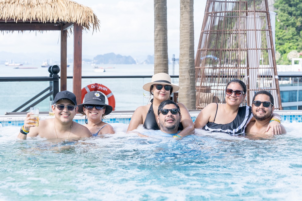 Dolphin Cruise Ha Long Bay: Sung Sot Cave & Titop Island Tour
