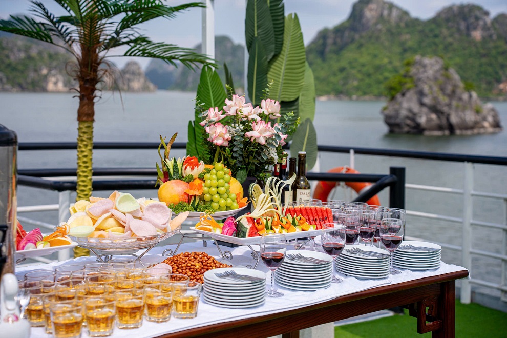 Liberty Cruise Halong Bay 1 Day Tour | Luxury Cruise & Buffet Lunch