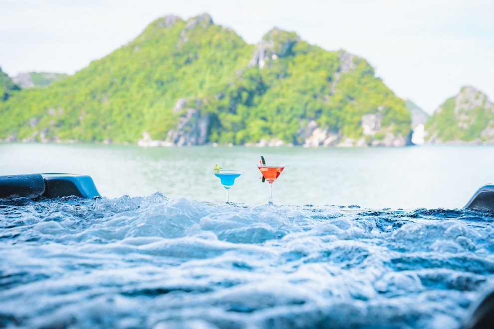Halong Bay Luxury Day Cruise from Hanoi