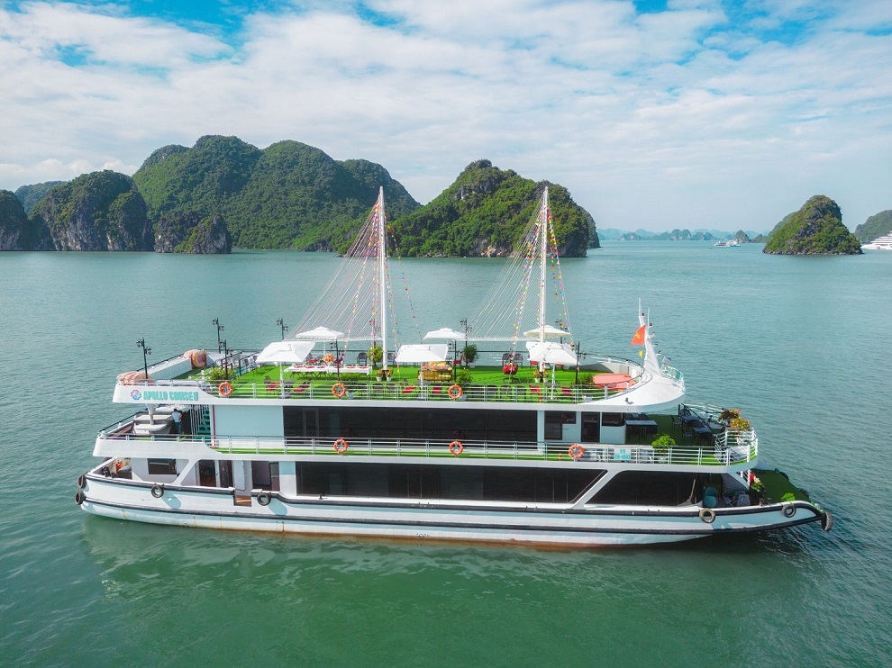 Halong Bay Luxury Day Cruise from Hanoi