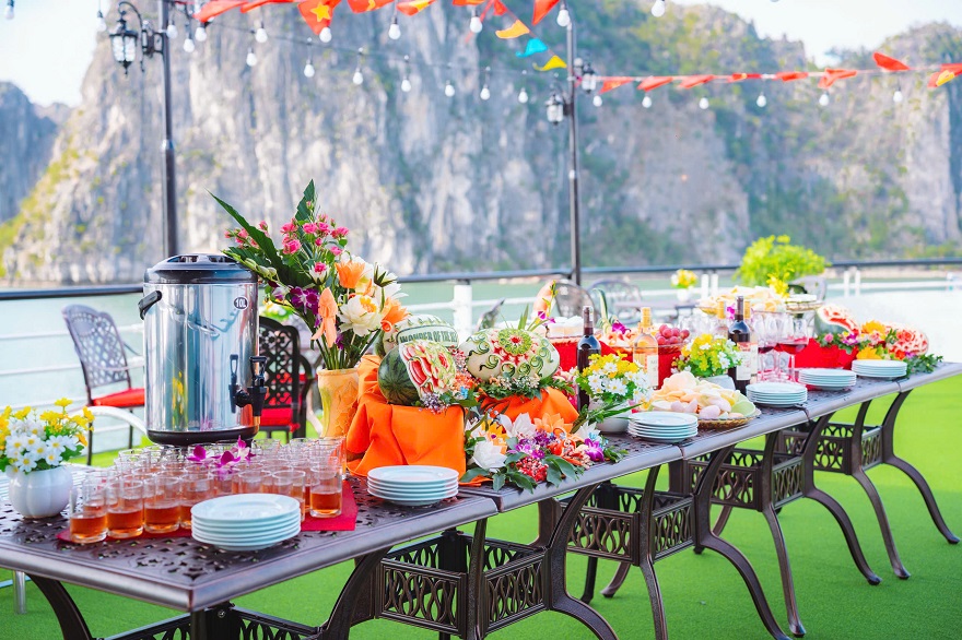 Sky Cruise Halong Bay Luxury Day Tour from Hanoi | Best 1 Day Cruise