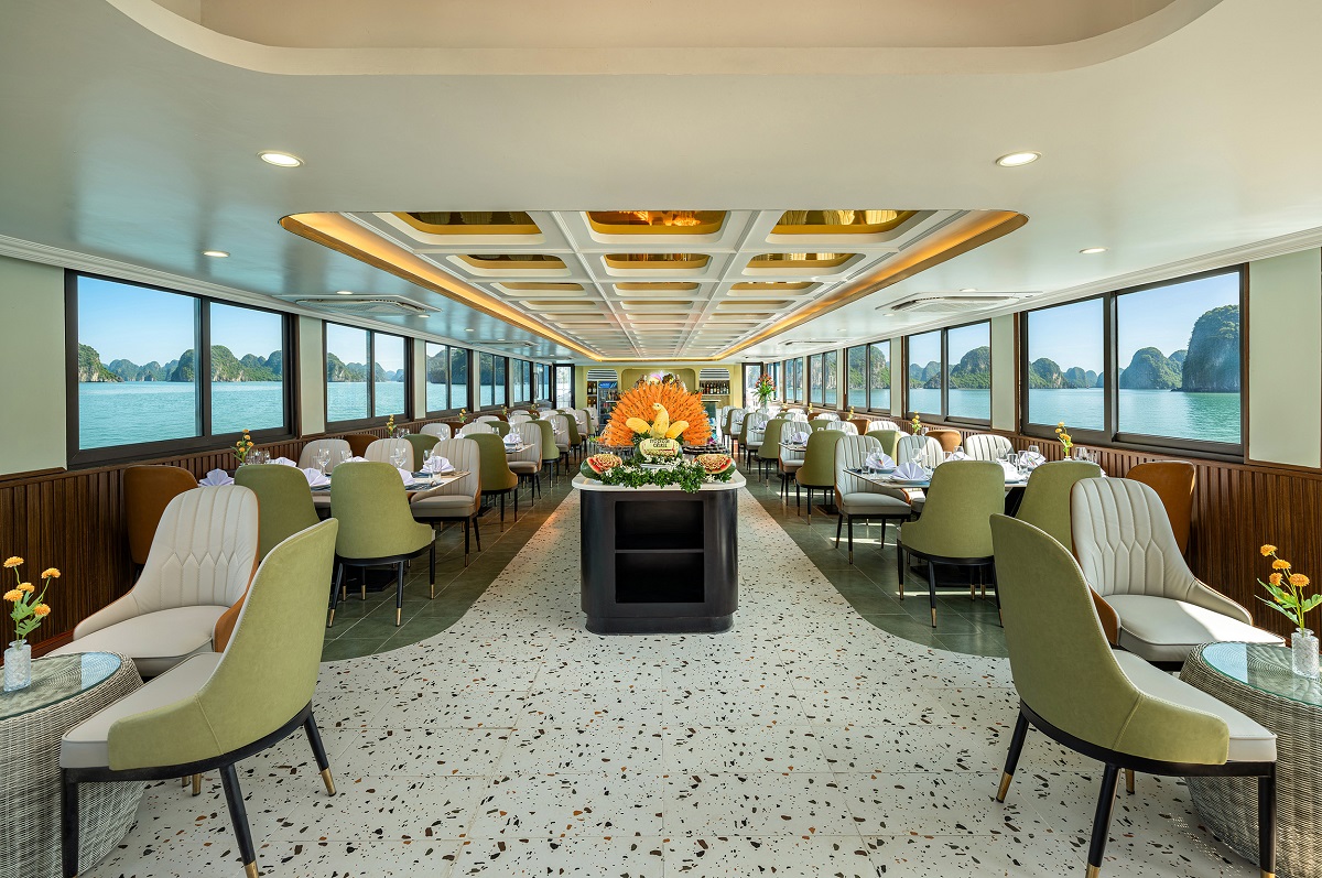 Lan Ha Bay Day Cruise from Hanoi