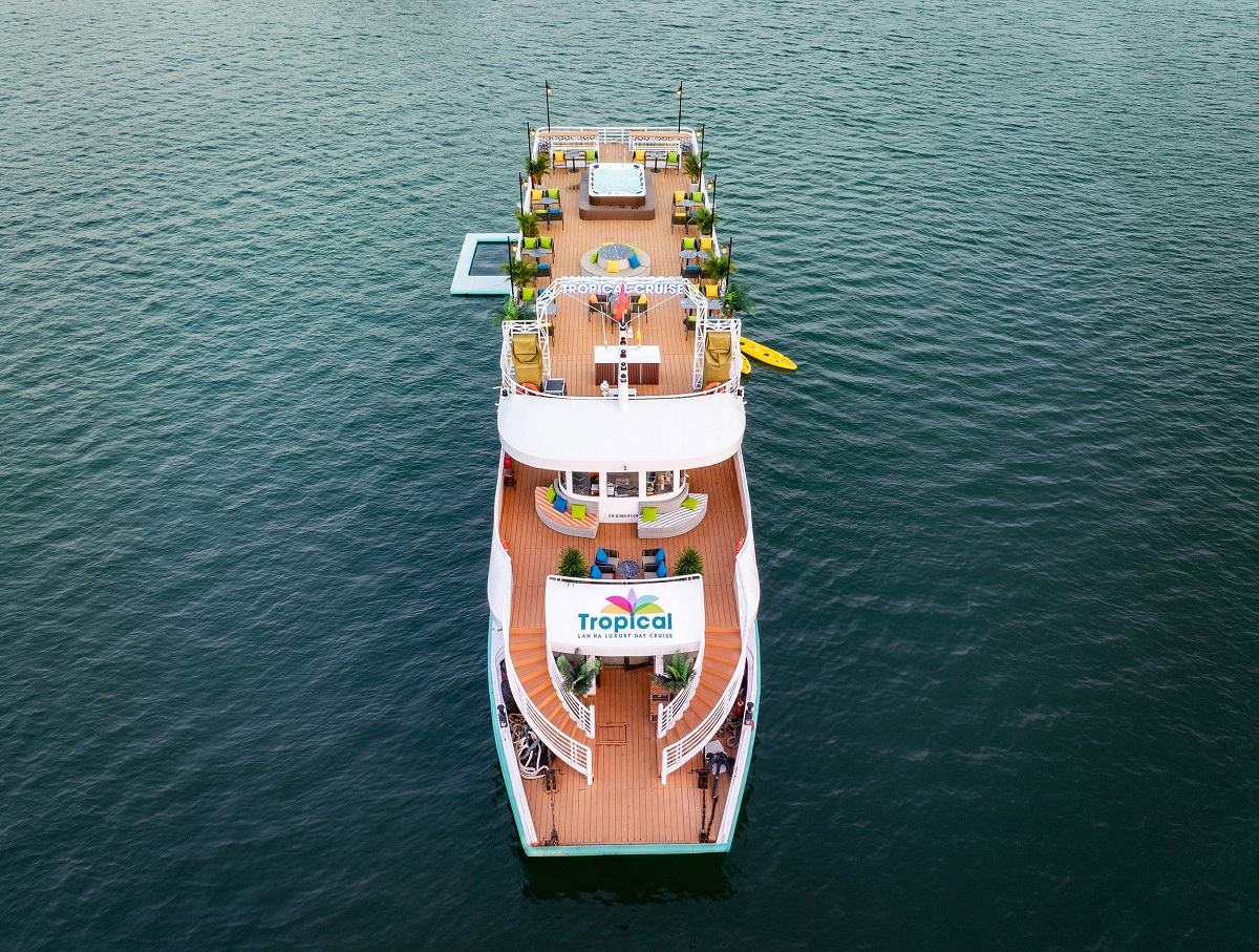 Lan Ha Bay Day Cruise from Hanoi
