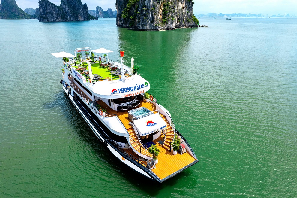 Liberty Cruise Halong Bay 1 Day Tour | Luxury Cruise & Buffet Lunch