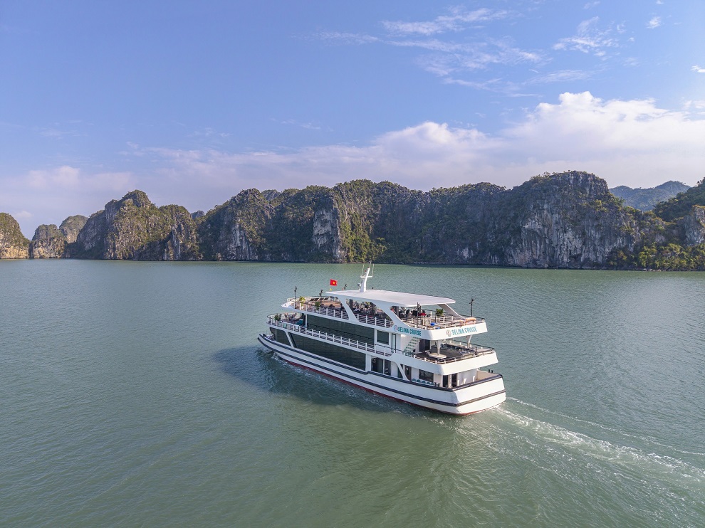 Selina Cruise Halong Bay Day Tour