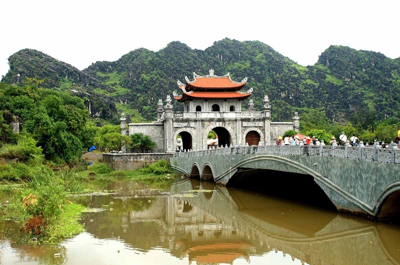 Ninh Binh Day Trip From Hanoi – Hoa Lu Tam Coc Tour