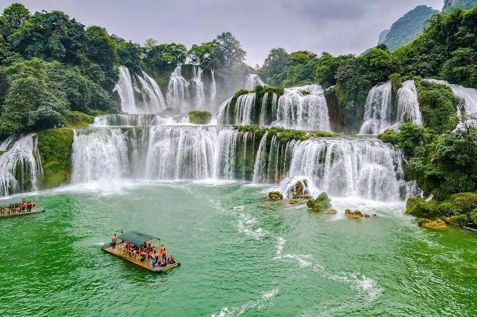 3 Days Ban Gioc Waterfall & Ba Be Lake Tour from Hanoi