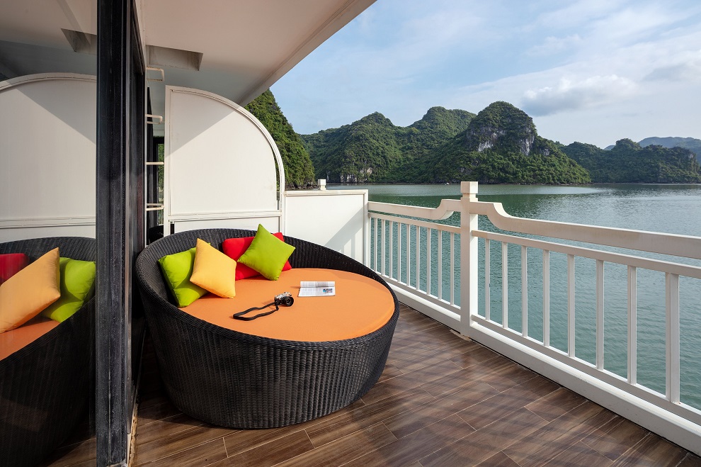 Luxury Lan Ha Bay Cruise 2 Days 1 Night | Aurora Cruise
