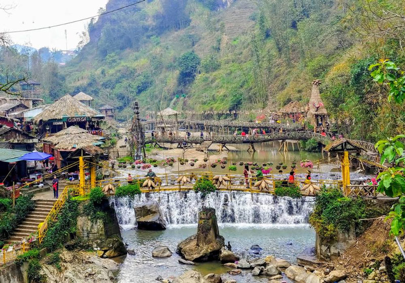 Sapa Glass Bridge & Cat Cat Village Day Tour