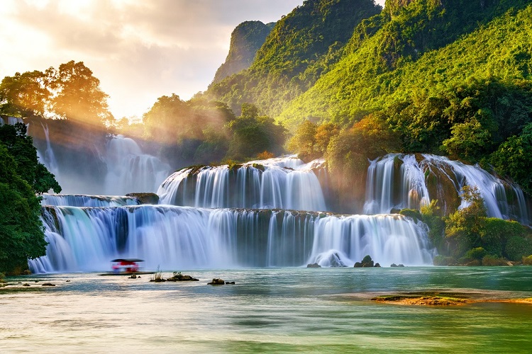 Cao Bang Ban Gioc Waterfall Tour 3 Days 2 Nights from Hanoi