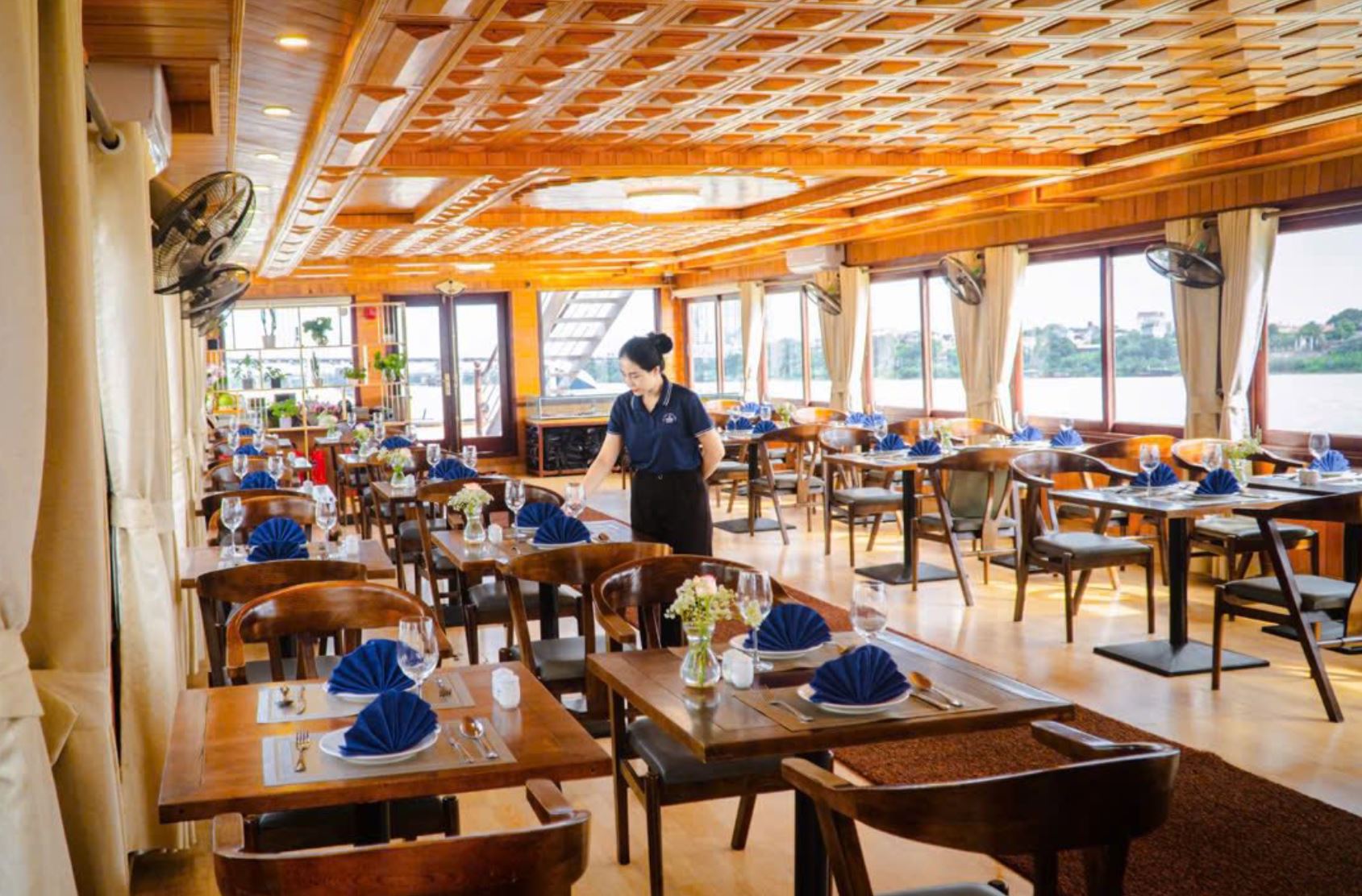 Hanoi Red River Dinner Cruise with Buffet