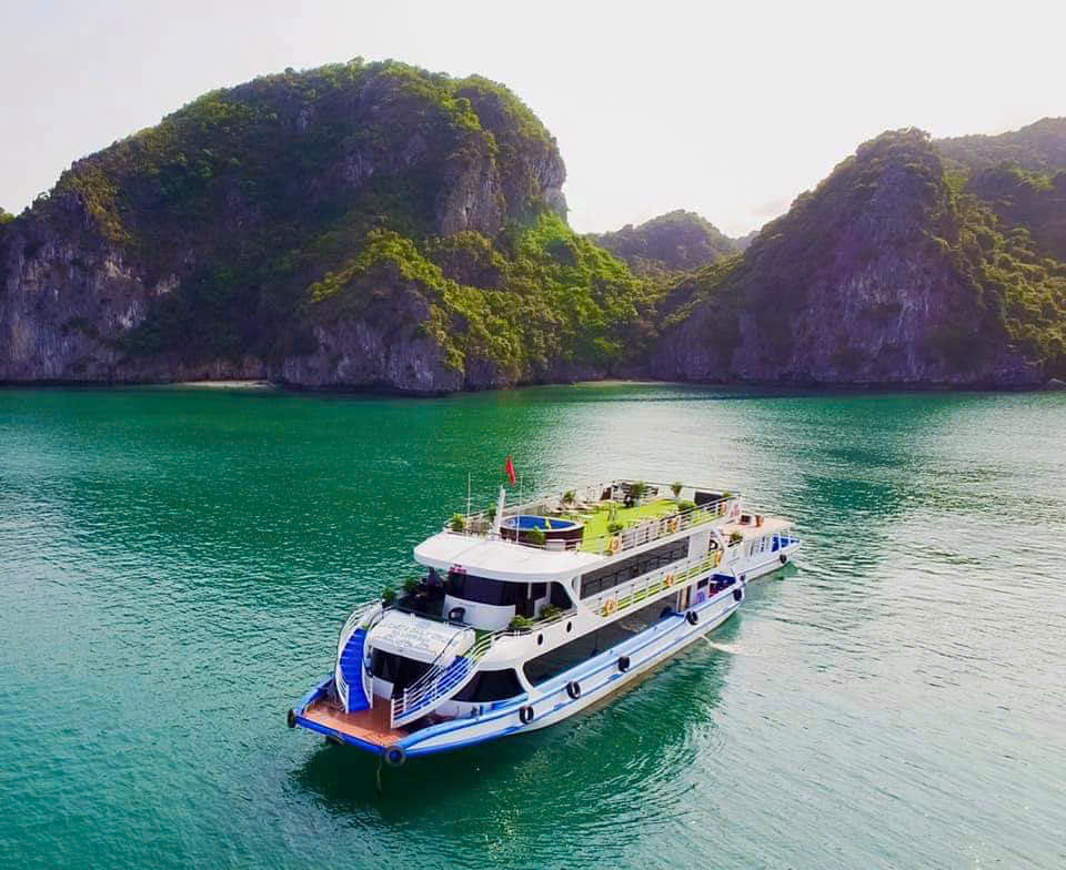 Sunlight Cruise Halong Bay 1 Day Tour | Luxury Cruise From Tuan Chau Harbor