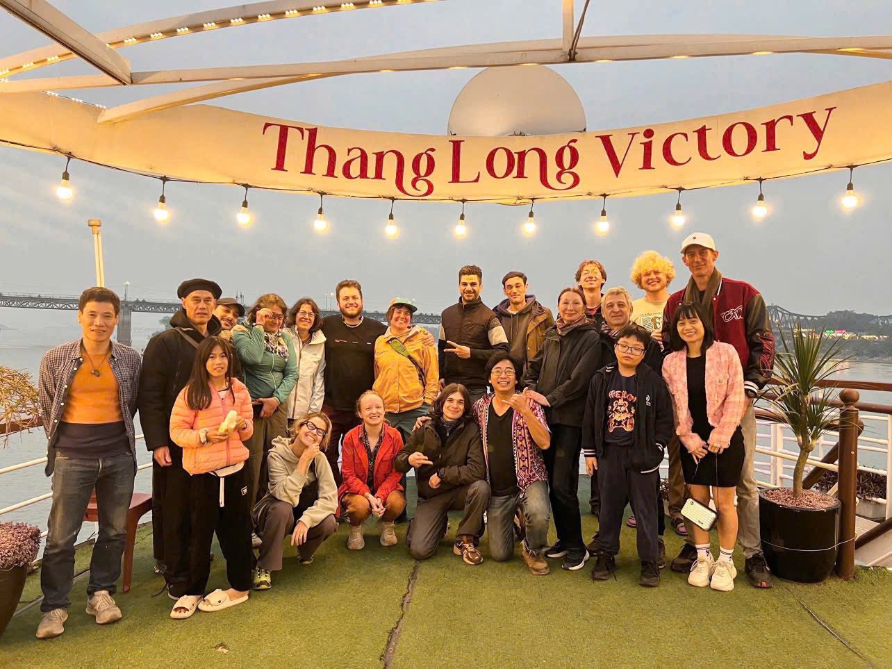 Hanoi Red River Dinner Cruise with Buffet