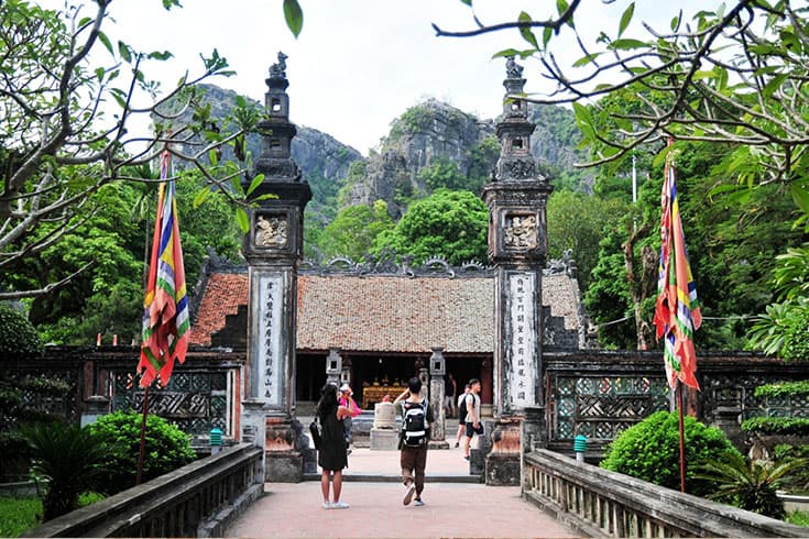 Hoa Lu Trang An 1 Day Tour from Hanoi – Best Ninh Binh Experience