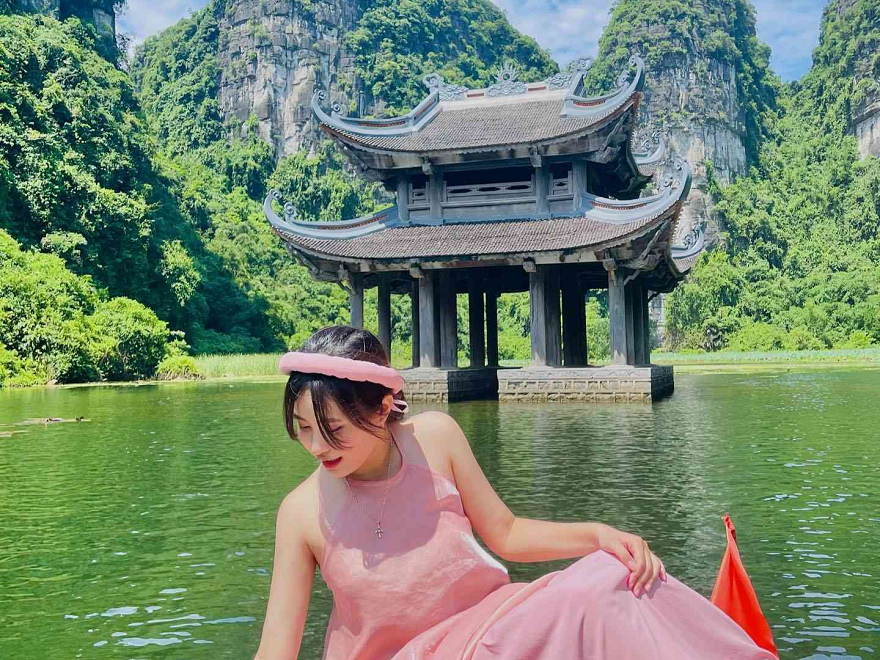 Hoa Lu Trang An 1 Day Tour from Hanoi – Best Ninh Binh Experience