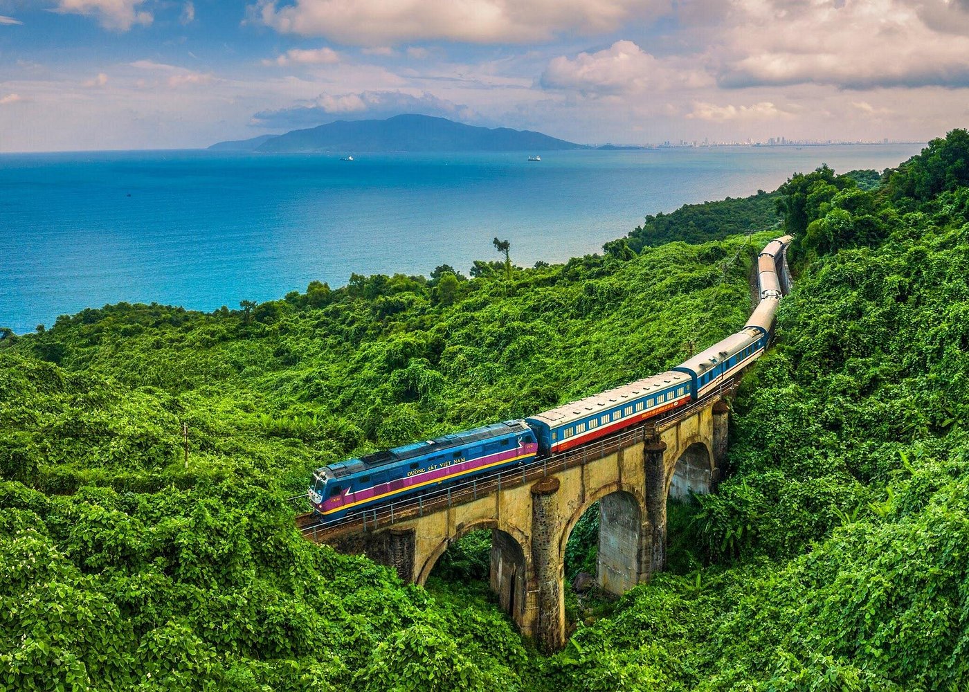 Hue Day Tour from Da Nang by Train via Hai Van Pass