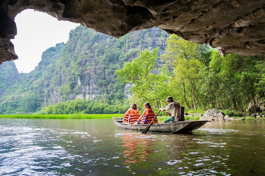 Ninh Binh Day Tour: Hoa Lu, Trang An Boat Trip & Mua Cave