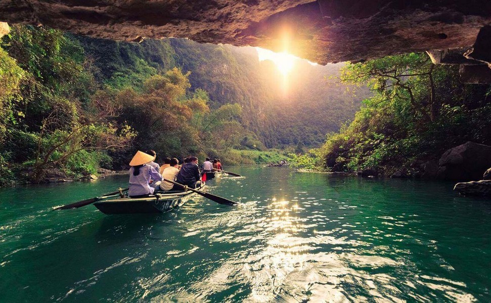 Trang An – Bai Dinh Full Day Tour From Hanoi